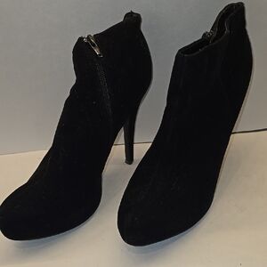 QUIPID EUC Elegant Black Women's Ankle Boots